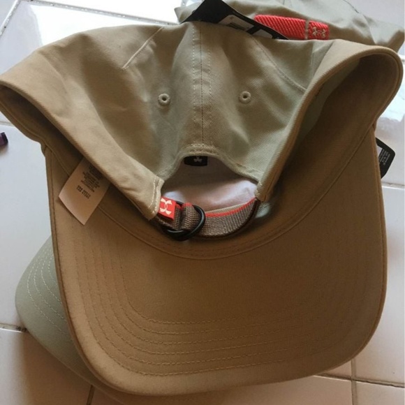 BRAND NEW men under armour training camp adjustable cap / hat - Picture 4 of 4